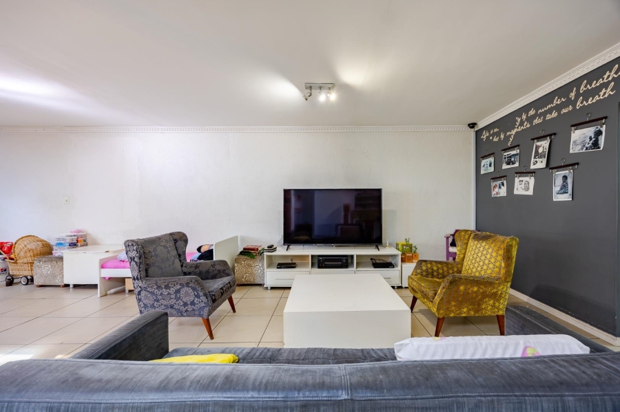 6 Bedroom Property for Sale in Woodstock Western Cape